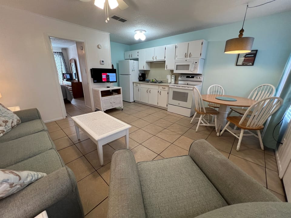Kitchen/Living Room