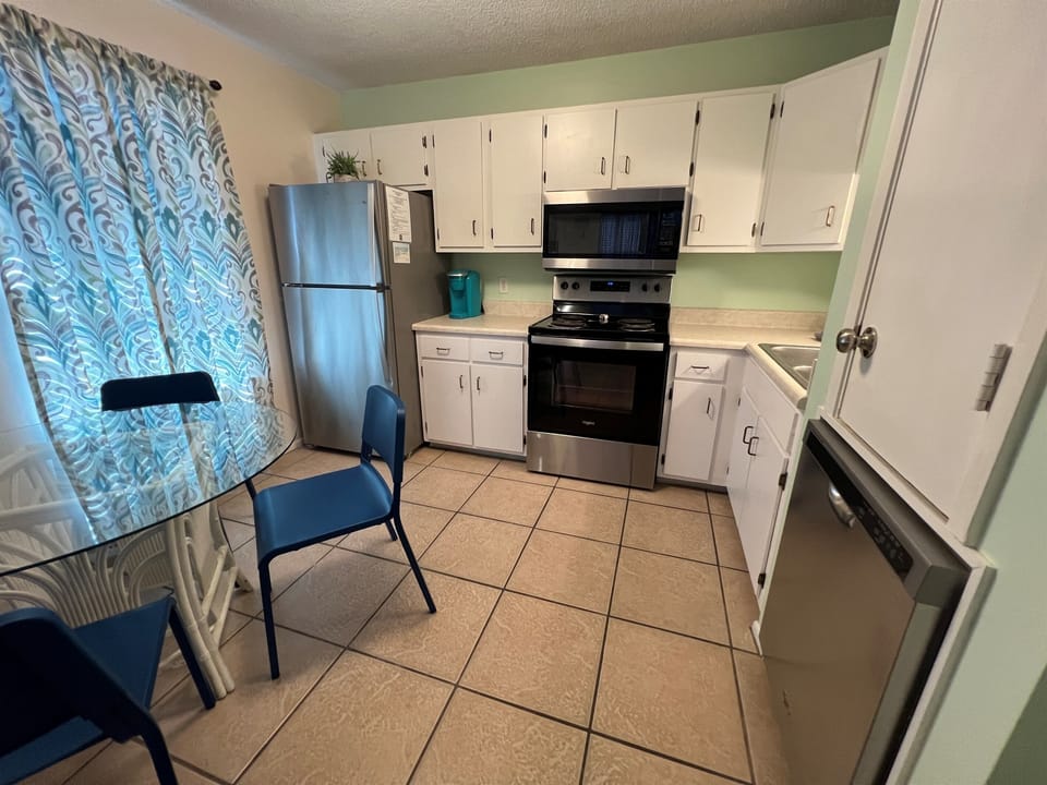 Full Kitchen