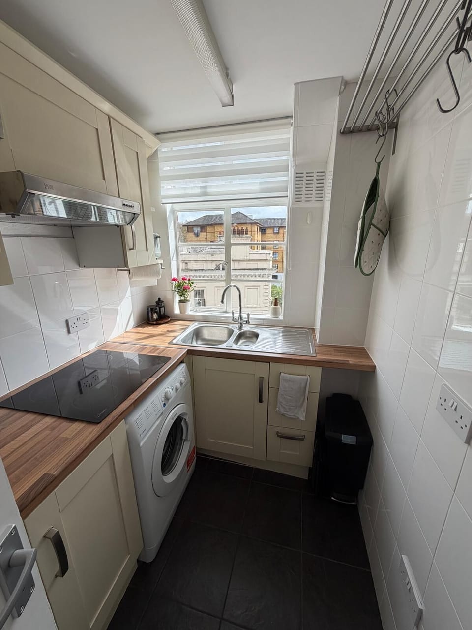 Mini-fridge, microwave, oven, stovetop