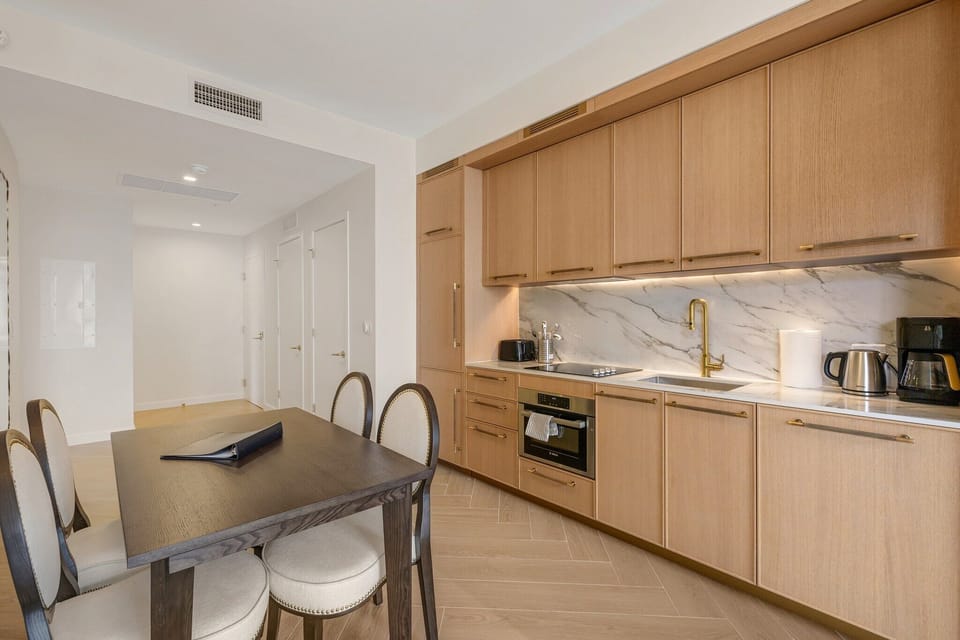 Family Apartment, Balcony, City View | Private kitchen