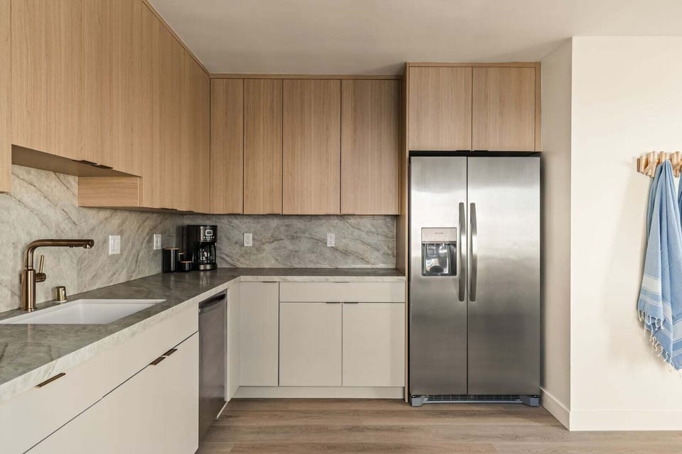Fully stocked kitchen.