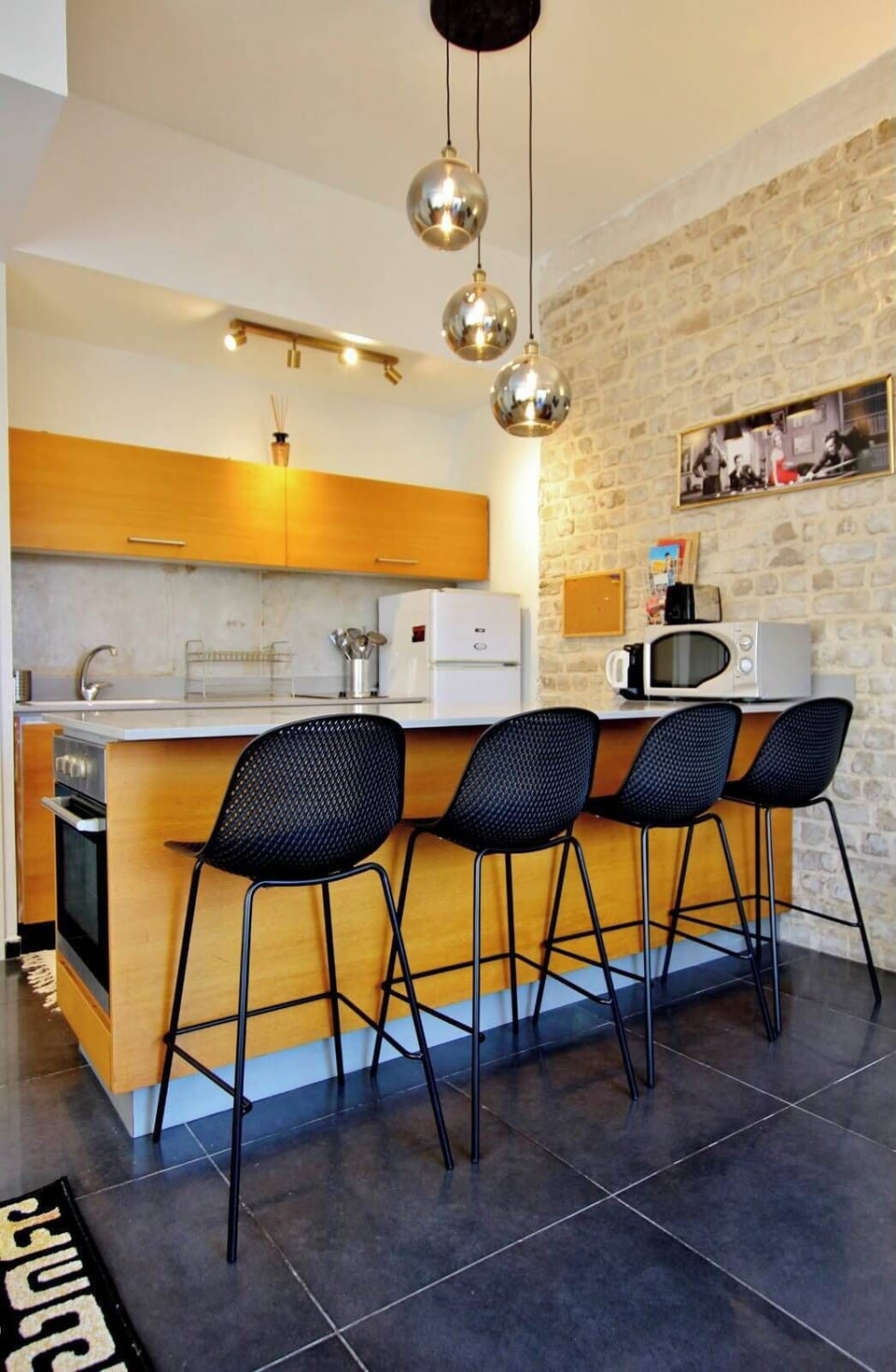 Deluxe Apartment, City View | Private kitchen