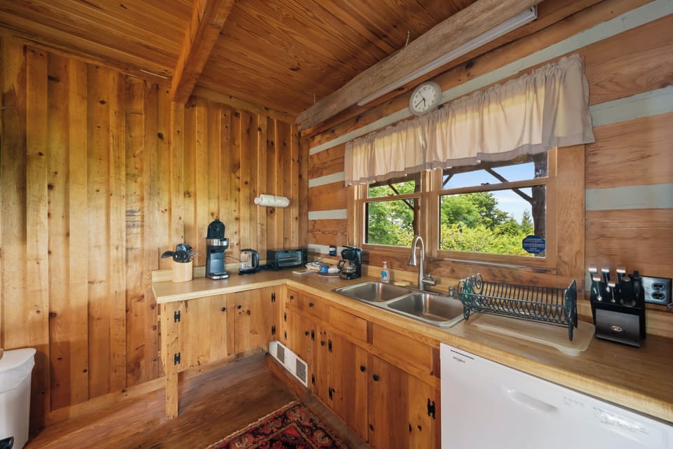 Quaint Farm Style Kitchen