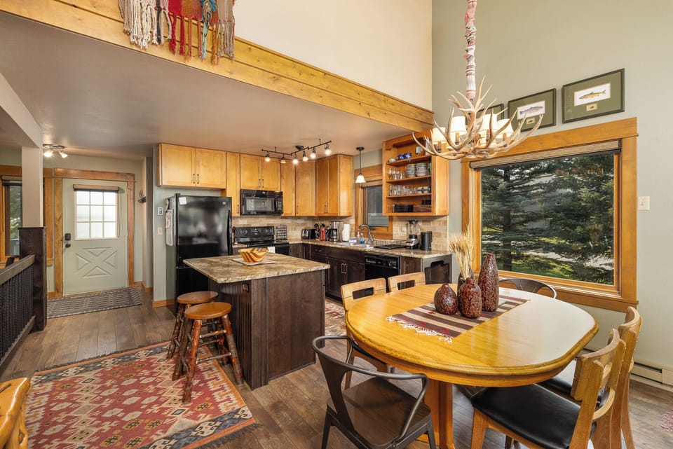 Open-concept layout for everyone to spend time together | Main Level