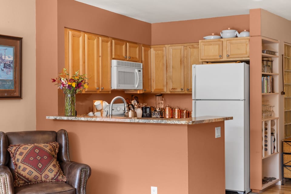 Fully equipped kitchen.