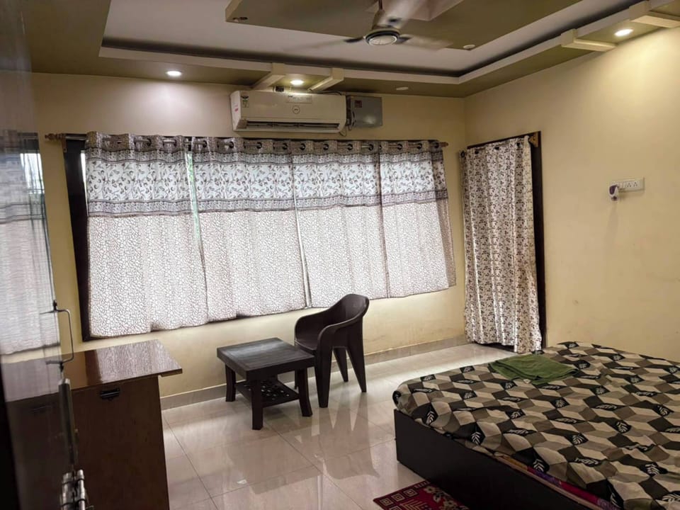 Deluxe Room | Rollaway beds (surcharge), WiFi (free), bed sheets
