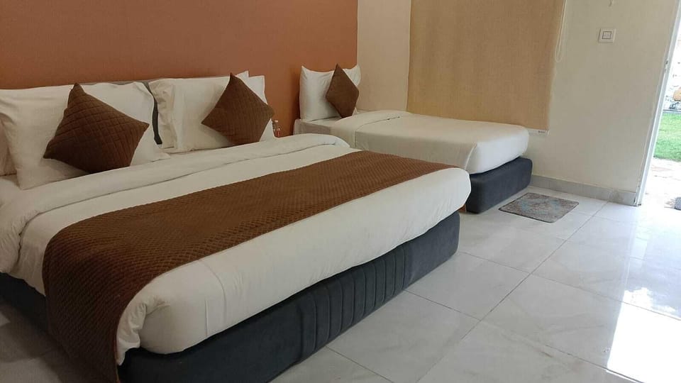 Luxury Double Room, Mountain View | Desk, WiFi (free)
