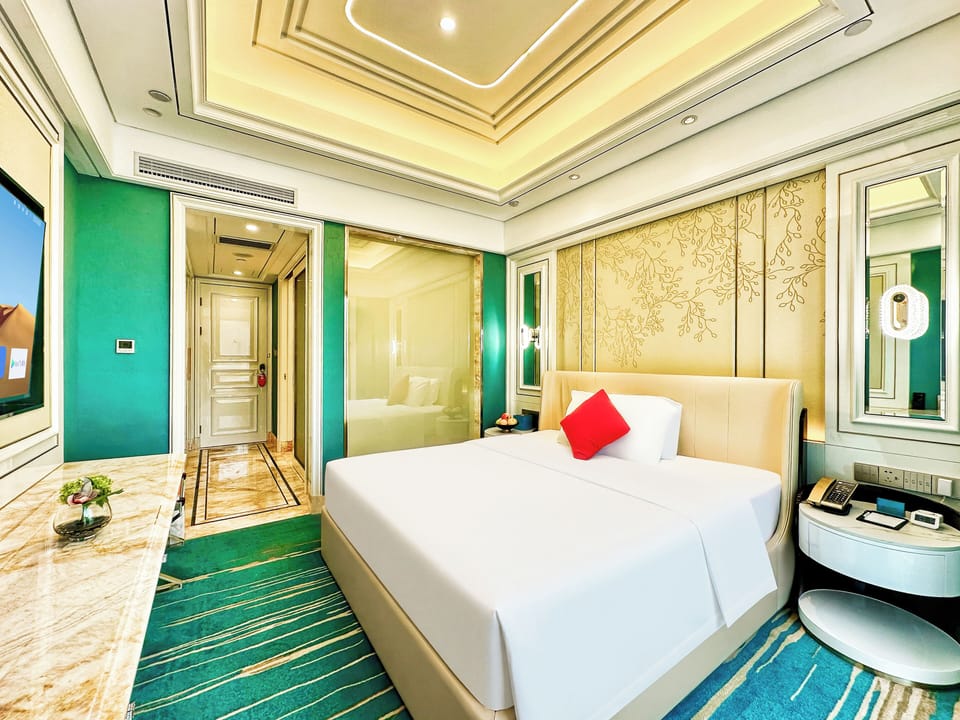 Classic Double Room | Desk, laptop workspace, WiFi (free), bed sheets
