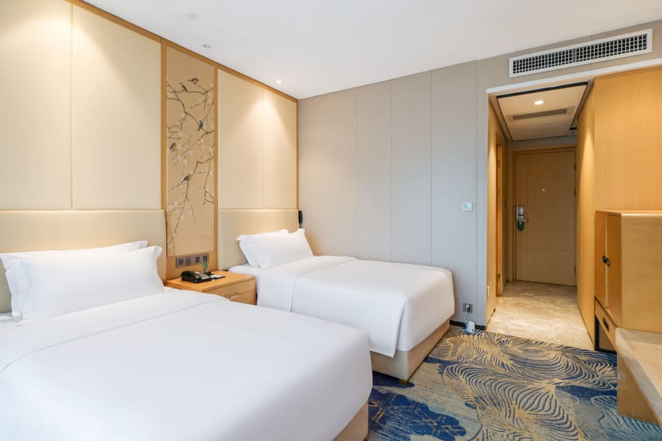 Classic Twin Room, Garden View | Desk, laptop workspace, WiFi (free), bed sheets