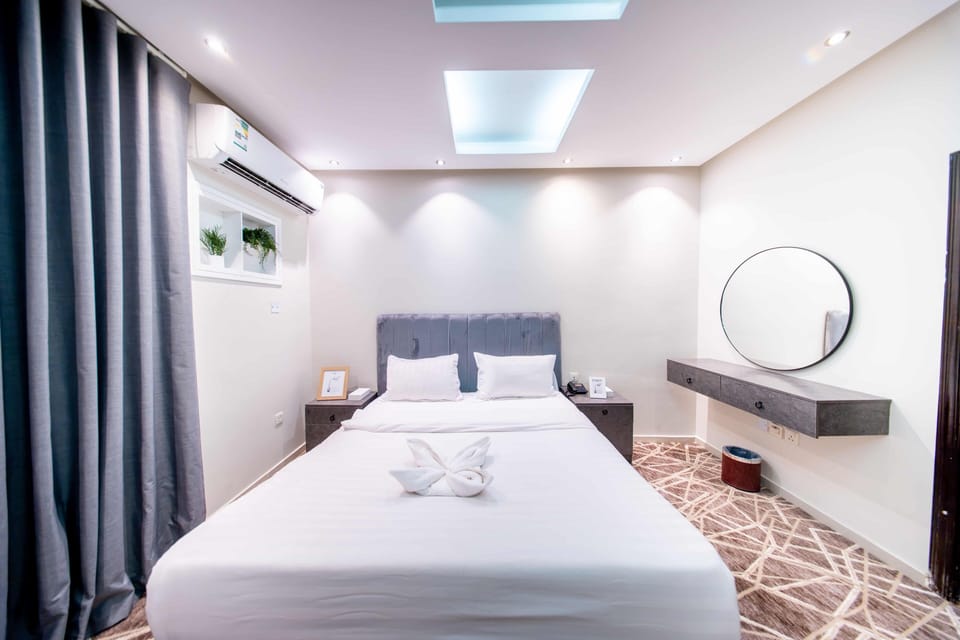 Minibar, blackout drapes, iron/ironing board (on request), WiFi (free)