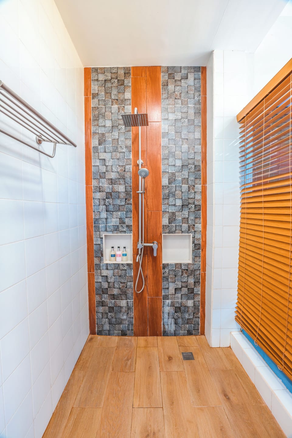 Junior Suite, Private Pool, Lake View | Bathroom | Hair dryer, towels, soap, shampoo