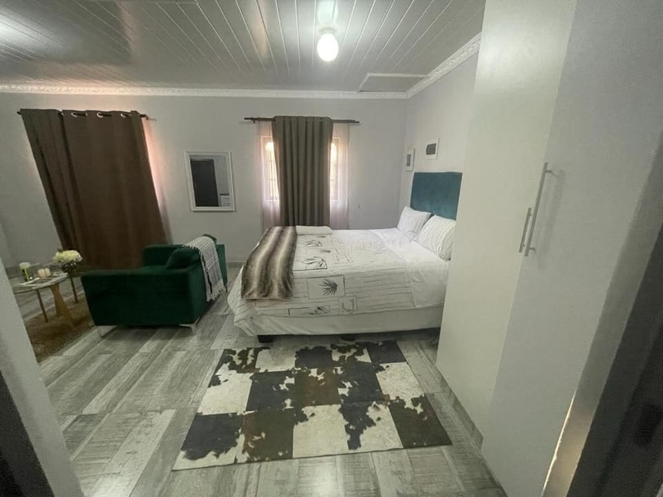 Apartment, Balcony | Desk, iron/ironing board, WiFi (free)