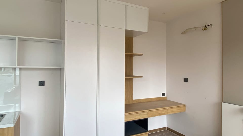 Deluxe Apartment, Balcony, City View | Interior