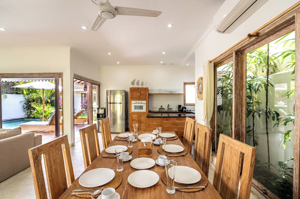 Villa | Dining room