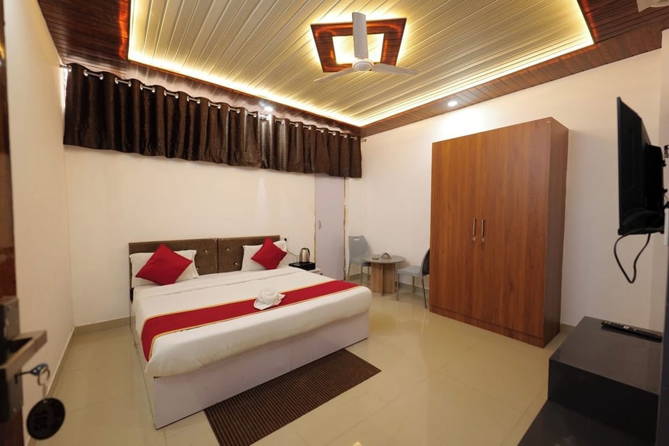 Deluxe Room | Desk, WiFi (free)