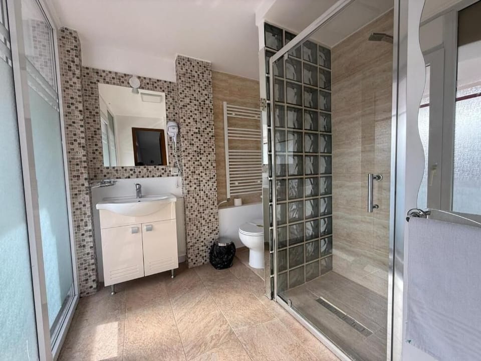 Double Room, Balcony | Bathroom