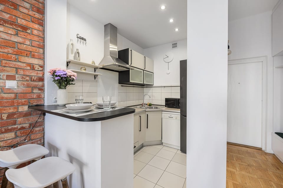 Comfort Apartment, City View | Private kitchen | Electric kettle, toaster, griddle, eco-friendly cleaning products