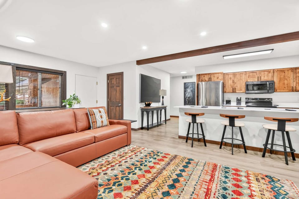 5. King Suite with Kitchen