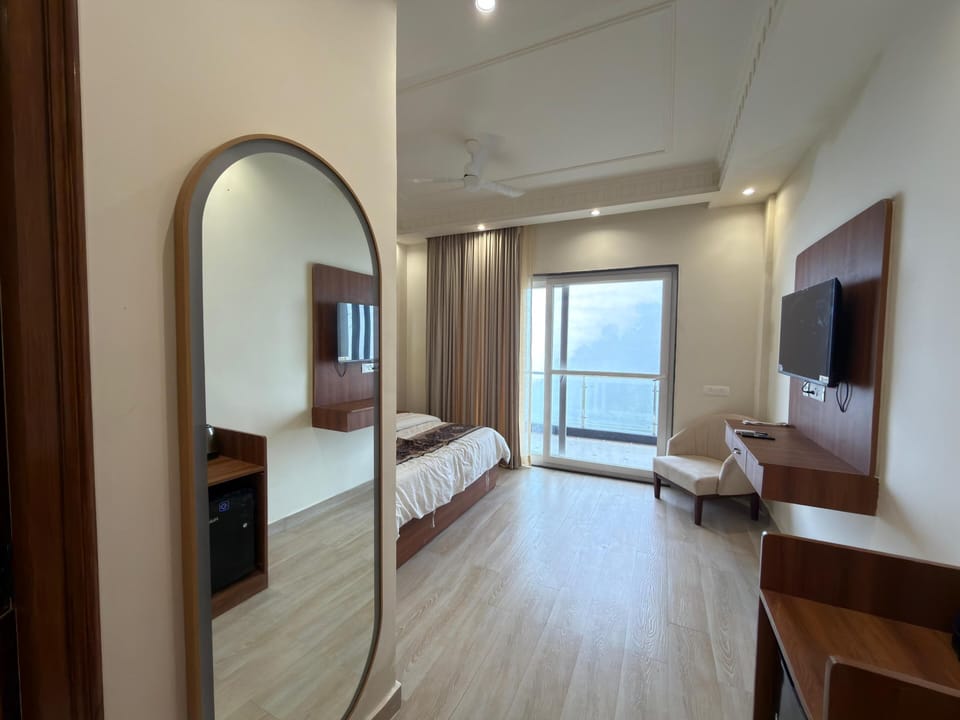 Premium Room, Balcony, Mountain View | Desk, laptop workspace, iron/ironing board (on request), WiFi (free)