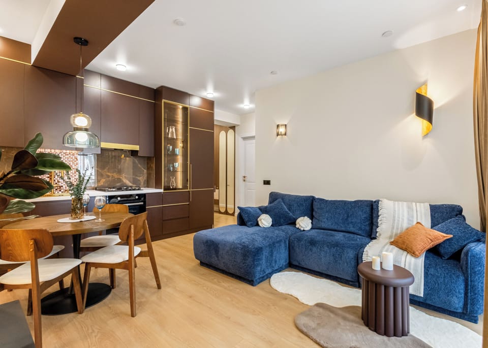 Apartment, Courtyard View | Living area