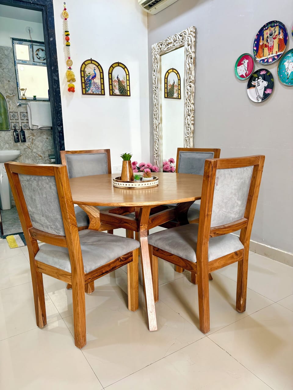 Villa, 2 Bedrooms, Balcony | Dining