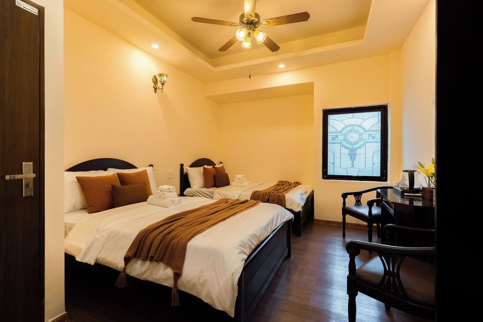 Superior Double or Twin Room | Desk