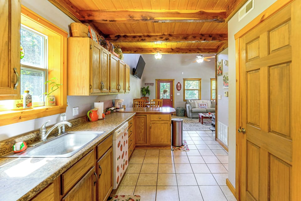 House (2 Bedrooms) | Interior