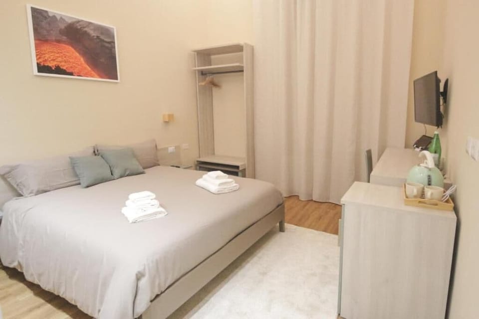 Double Room | Desk, iron/ironing board (on request), WiFi (free)