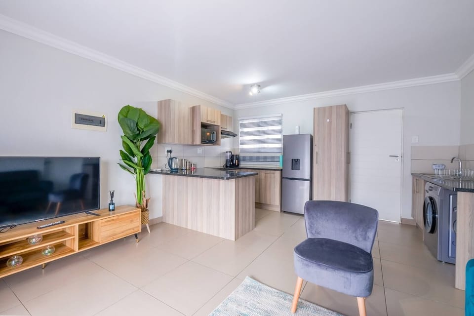 Apartment, 1 Bedroom | Living area