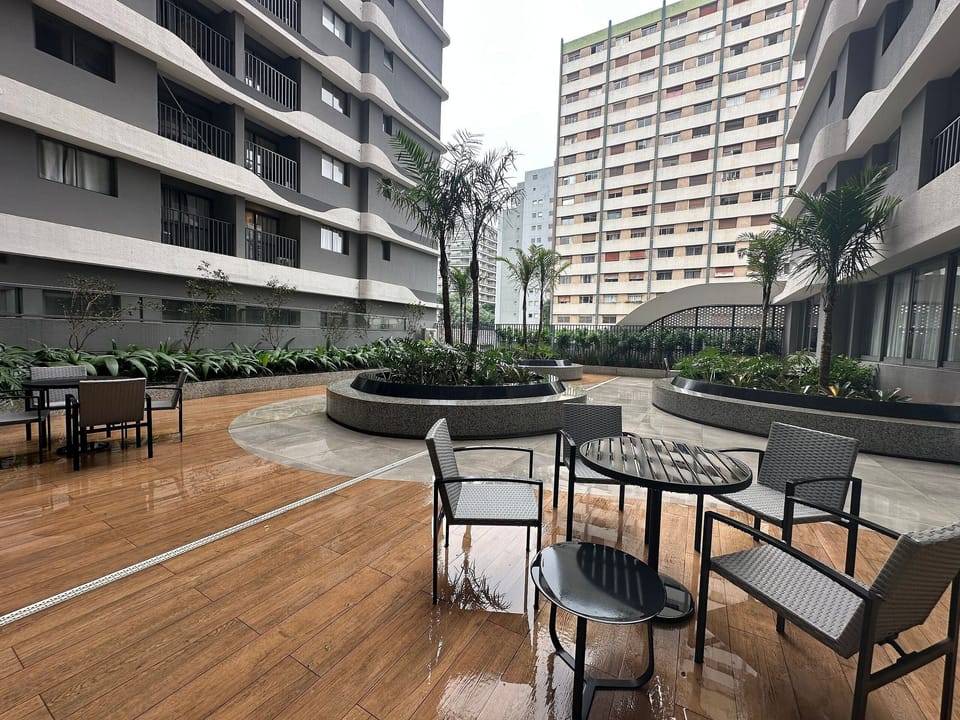 Basic Apartment | Outdoor dining