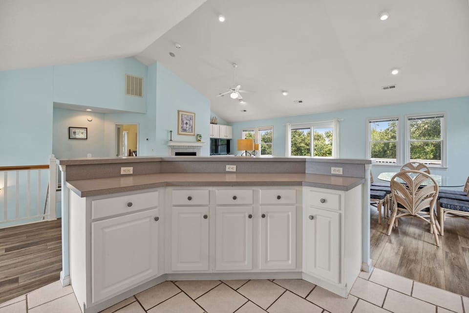 I'm Lov'n Sea & Sand | Top Level Kitchen