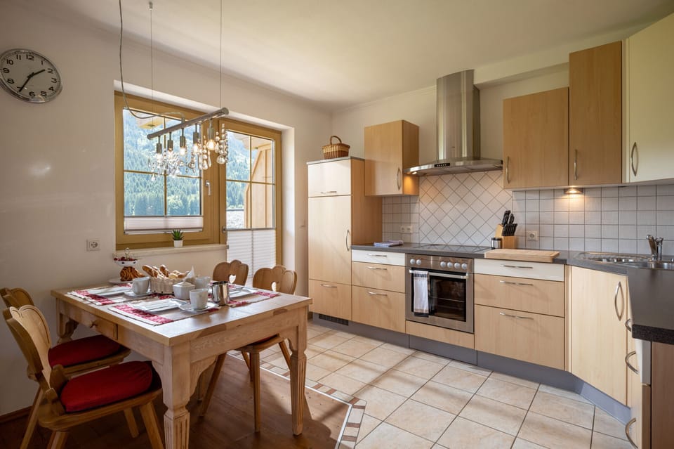 Kirchberg in Tirol vacation rental with kitchen, dining space and an easy layout for couples or families after ski days, hikes and bike rides.