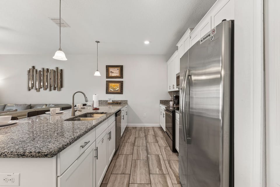 Fully Equipped Kitchen for Effortless Vacation Meals