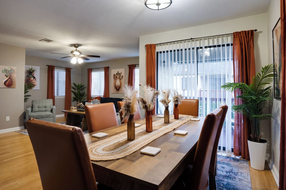 House, 2 Bedrooms, Balcony | Dining