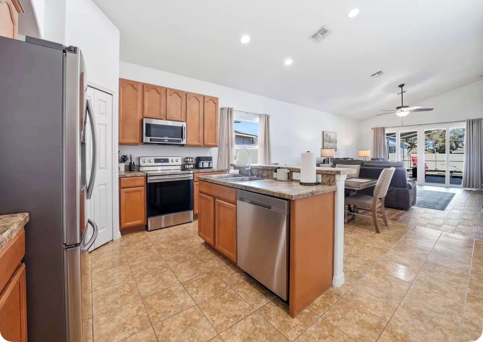 House, Multiple Beds, Pool View (Bridgeford Splash Retreat) | Private kitchen | Coffee/tea maker
