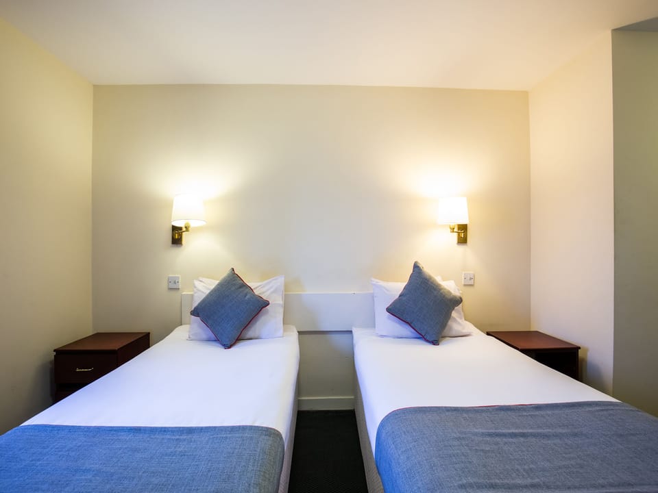 Standard Twin Room, 2 Twin Beds | Desk, soundproofing, iron/ironing board, free WiFi