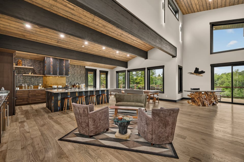 House (5 Bedrooms) | Private kitchen | Fridge, microwave, oven, stovetop