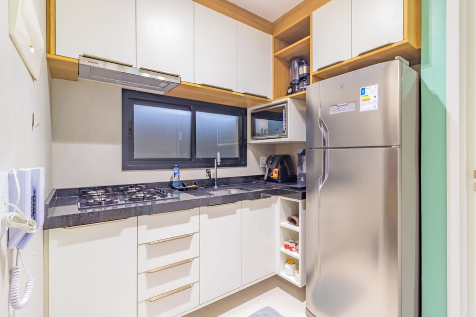 Deluxe Apartment, Sea View | Private kitchen | Fridge, microwave, stovetop, cookware/dishes/utensils