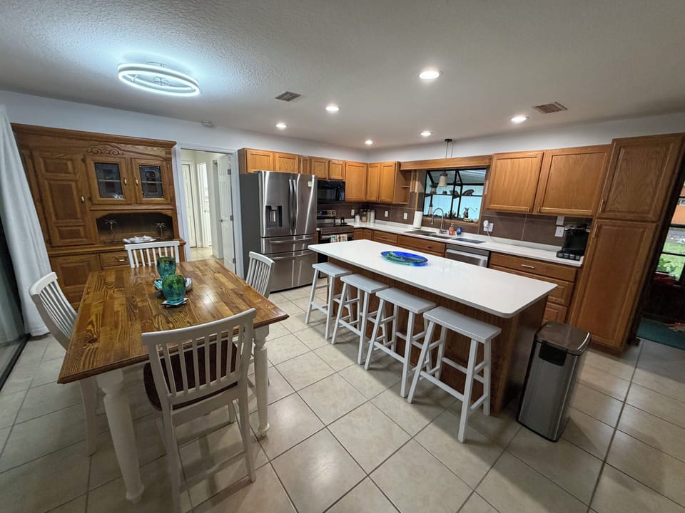 Kitchen & dining