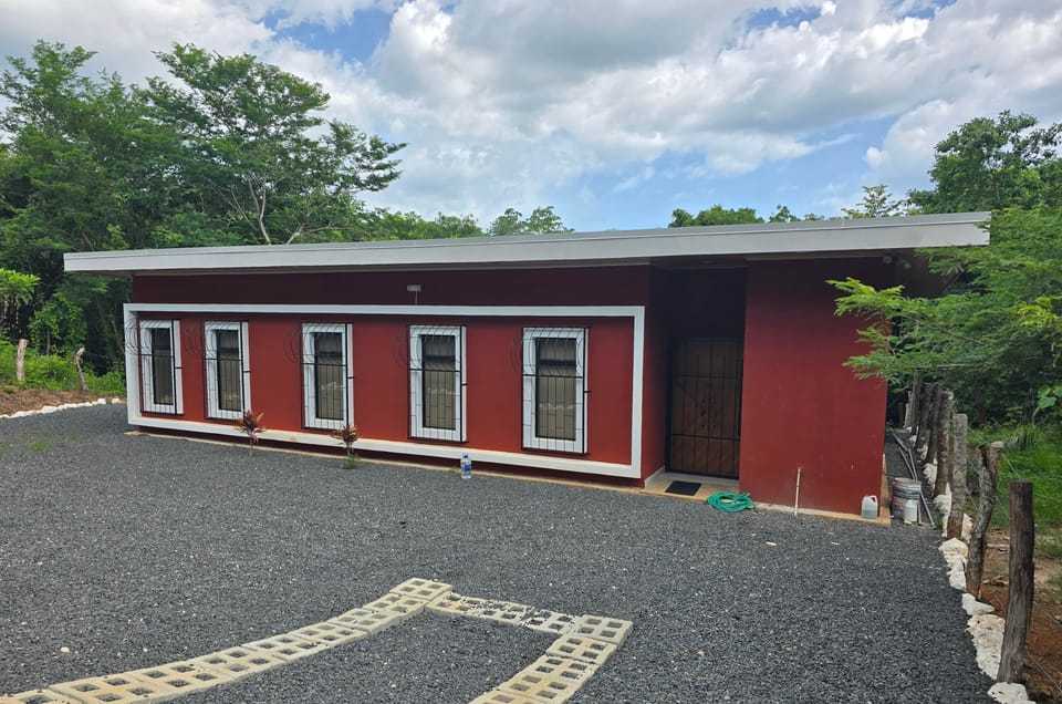Stunning yard ample parking