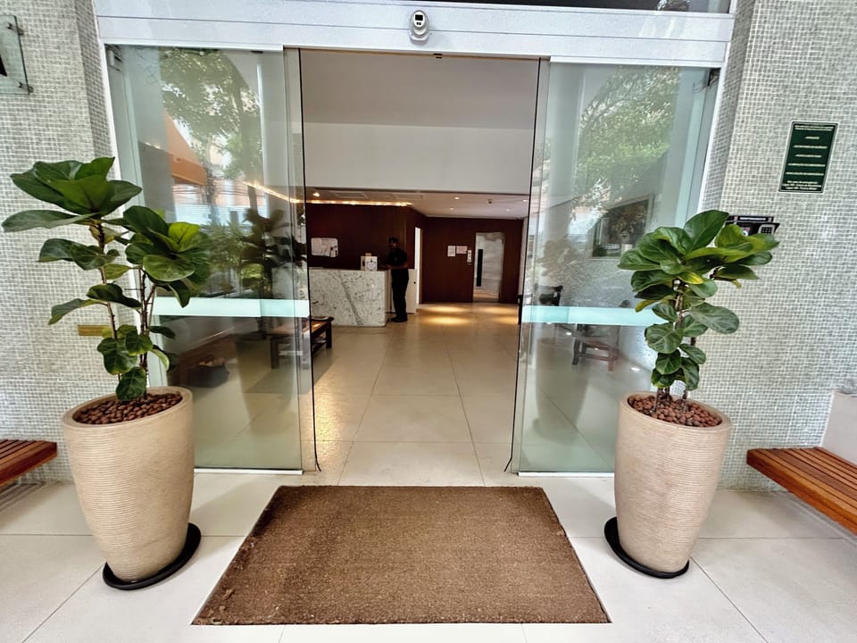 Deluxe Apartment, Balcony, City View | Lobby