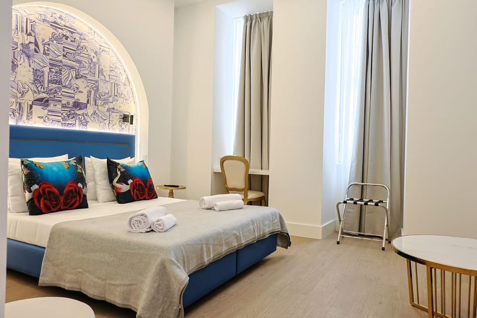 Classic Studio | In-room safe, laptop workspace, blackout drapes, soundproofing