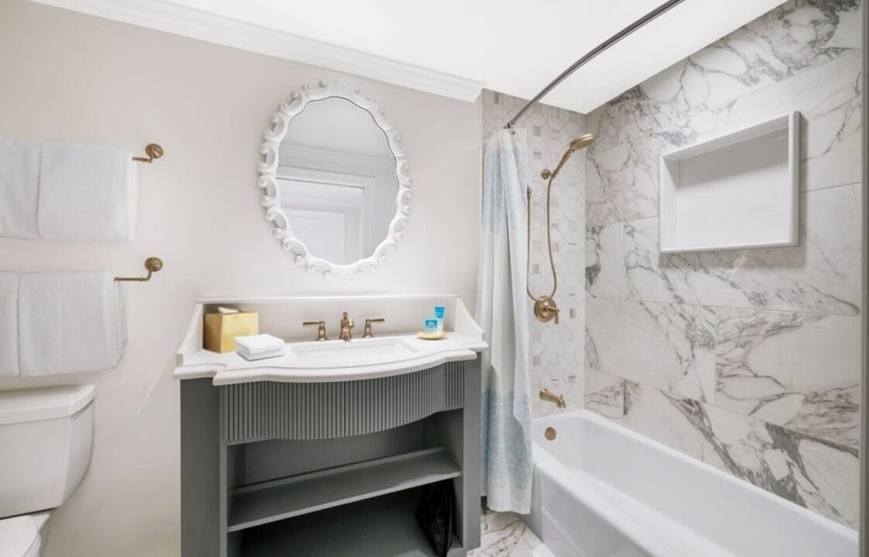 Full Bathroom