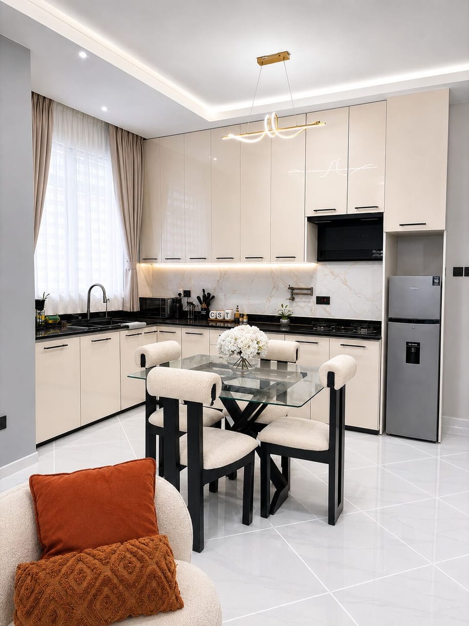 Comfort Apartment | Dining
