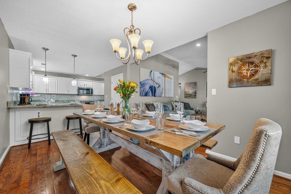 Open concept kitchen, dinning and living room
