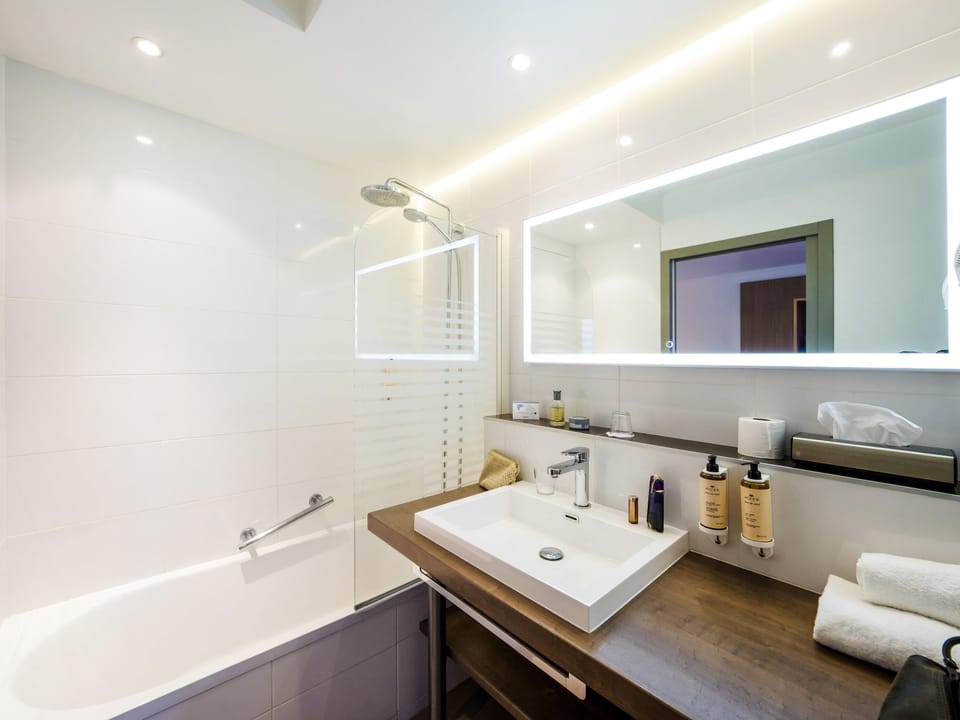 Premium bedding, minibar, in-room safe, desk