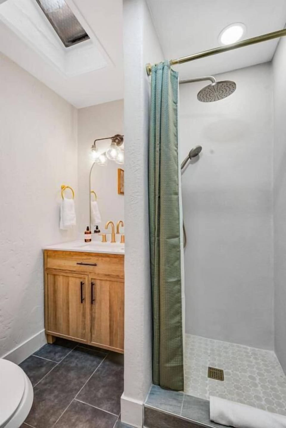 Apartment | Bathroom