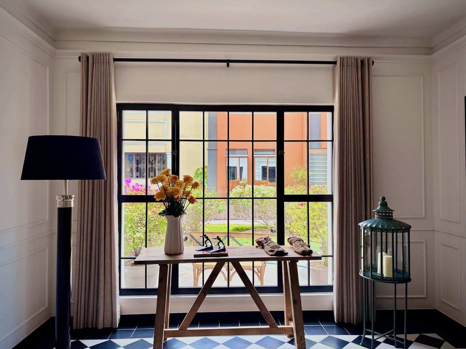 Bright space with large windows overlooking the charming surroundings.