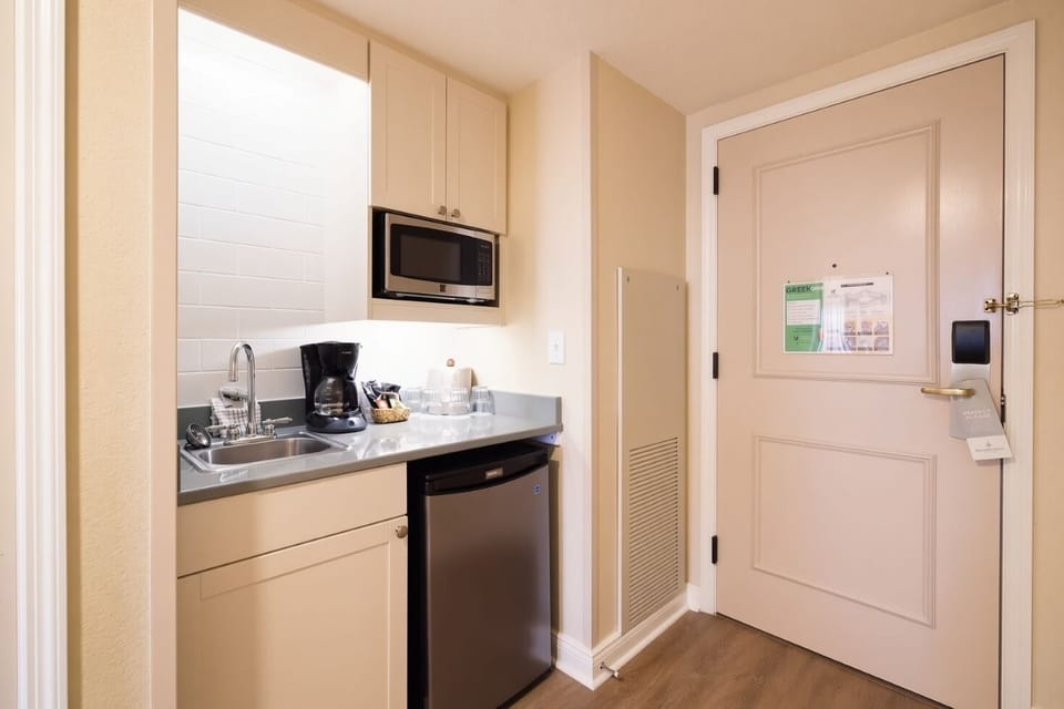 Kitchenette • Sink, Microwave, Fridge & Coffee Maker
