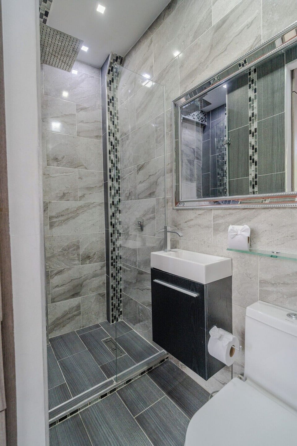 Room, 1 Double Bed, Private Bathroom | Bathroom | Towels, soap